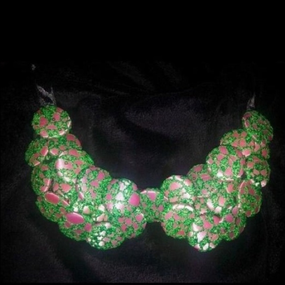 - Necklace - Picture 2 of 2